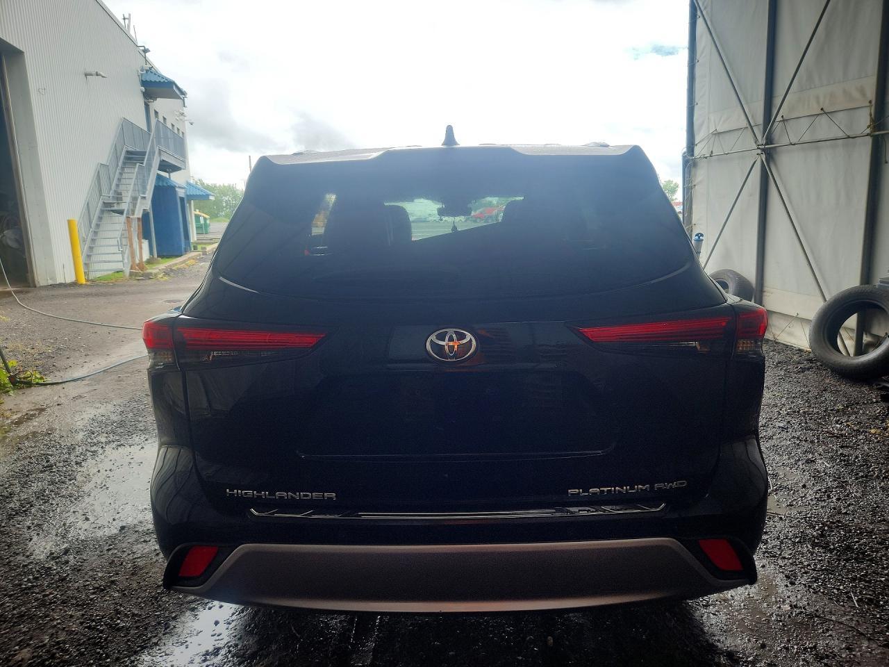 2021 Toyota Highlander Platinum - Image 6