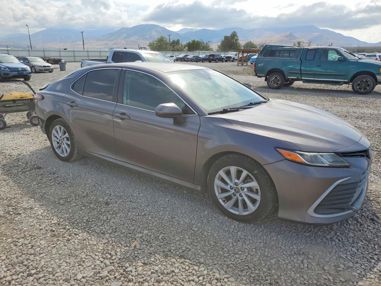 2022 Toyota Camry Le - Фото 4