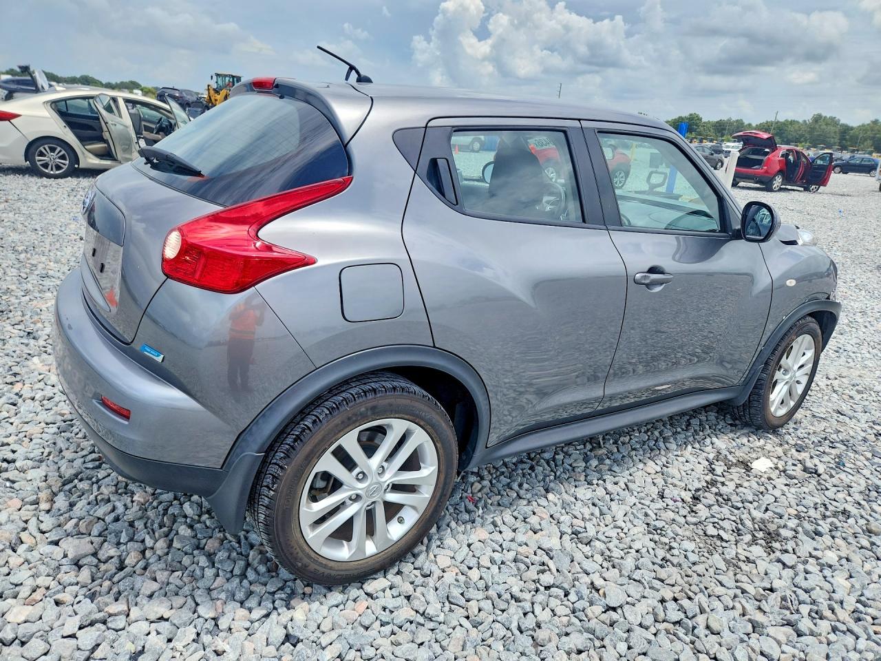 2014 Nissan Juke S - Фото 3