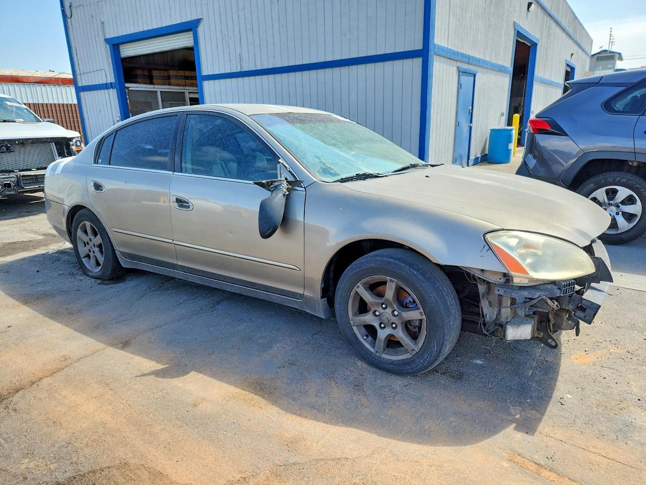 2002 Nissan Altima Base - Image 4