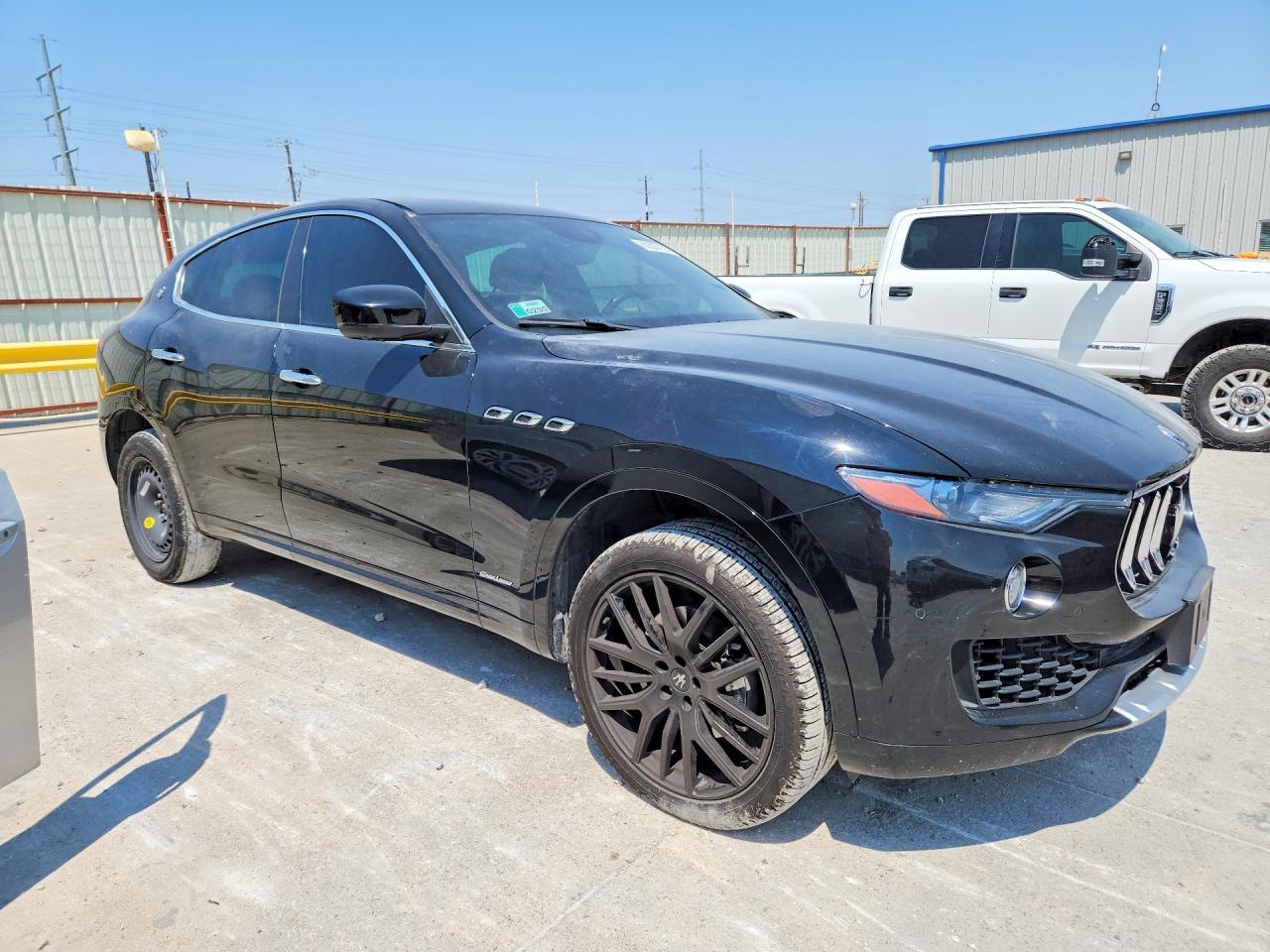 2018 Maserati Levante Luxury - Image 4