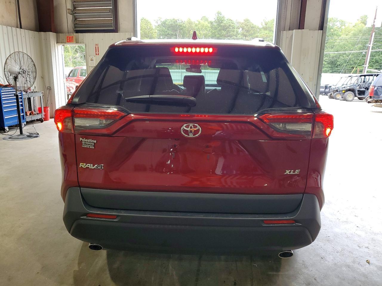 2025 Toyota Rav4 Xle Premium - Image 6