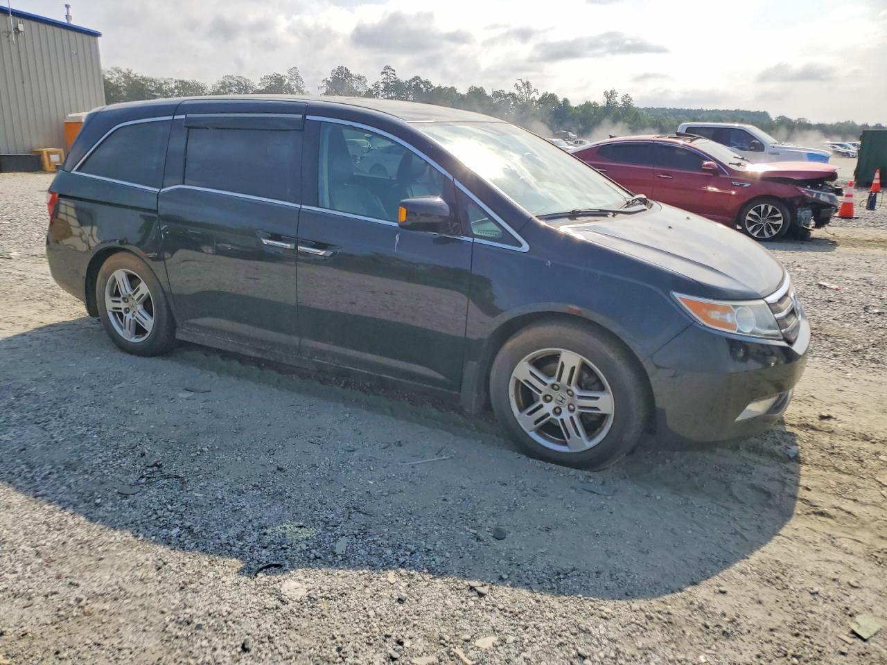 2013 Honda Odyssey Touring - Image 4