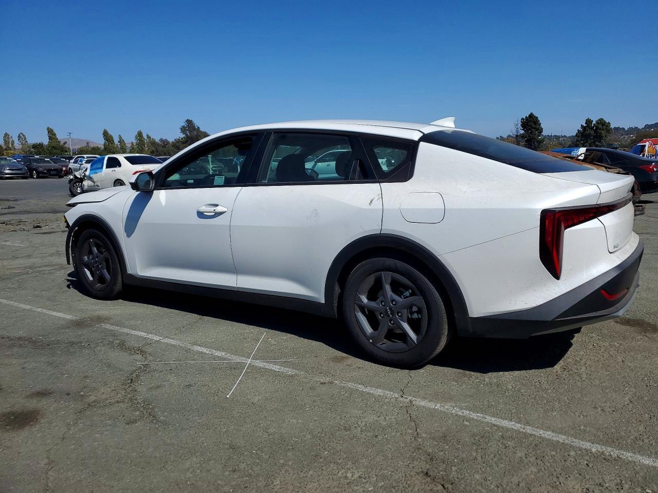 2026 Kia K4 Lxs - Image 2