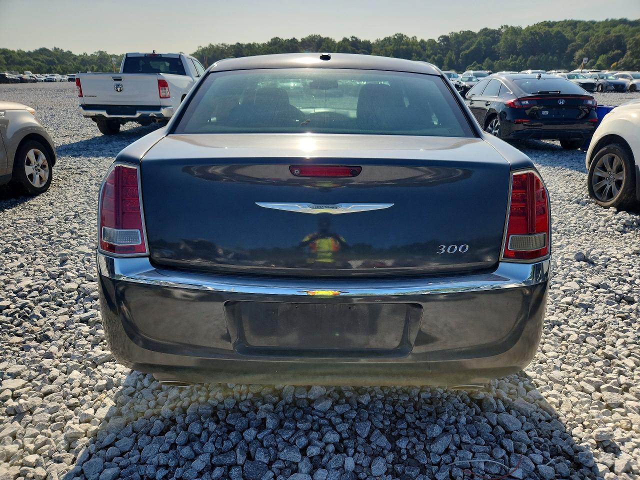2014 Chrysler 300 - Image 6