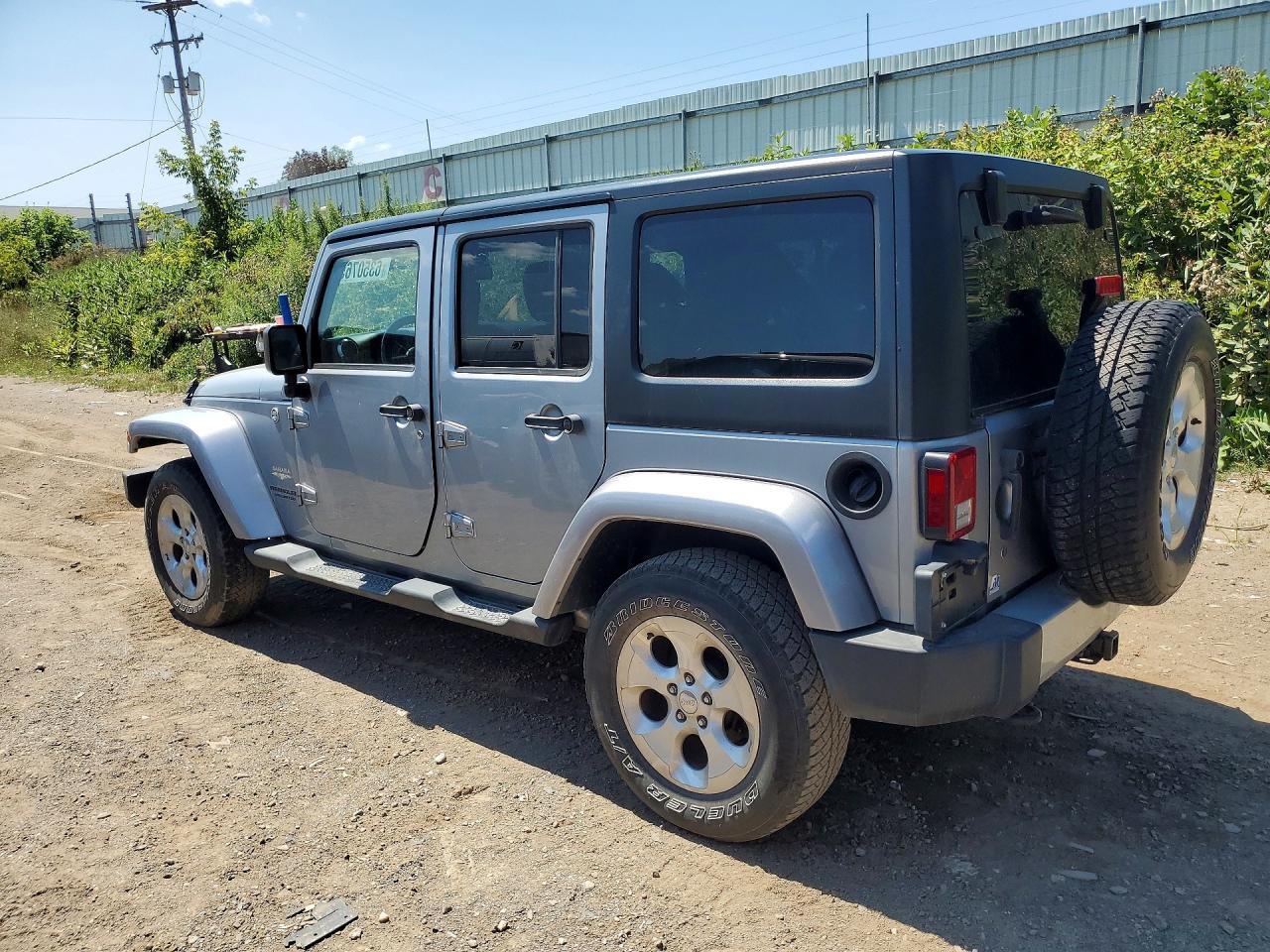 2013 Jeep Wrangler Unlimited Sahara - Image 2