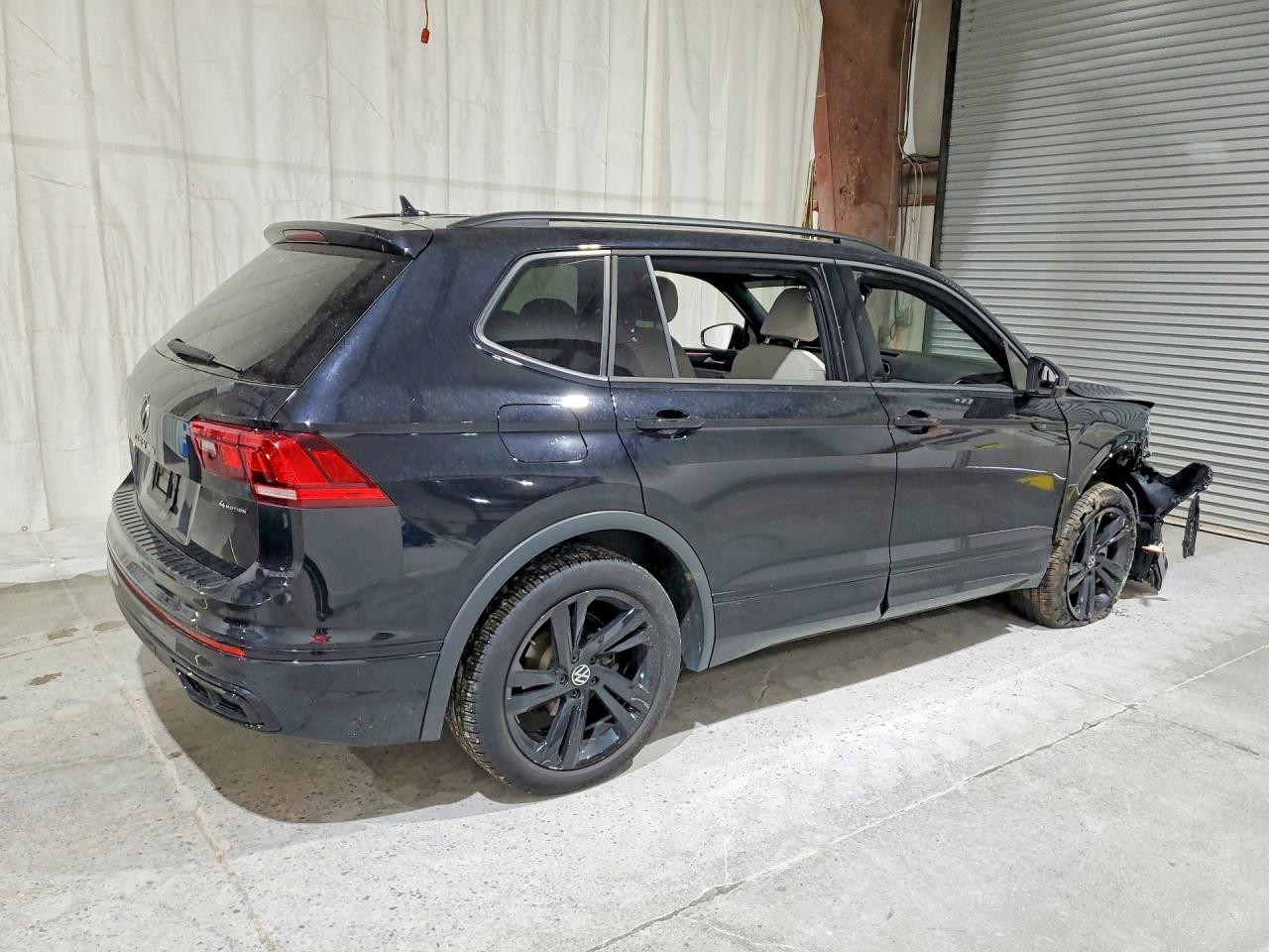 2024 Volkswagen Tiguan Se R-Line Black - Image 3