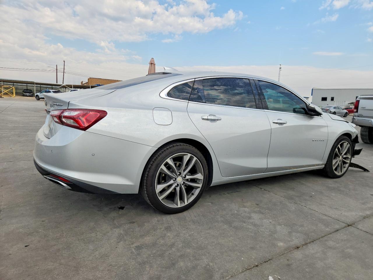 2022 Chevrolet Malibu Premier - Фото 3