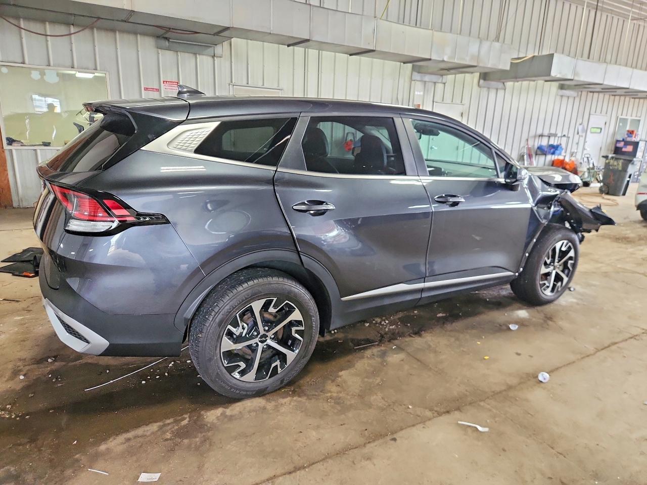 2024 Kia Sportage Ex - Image 3