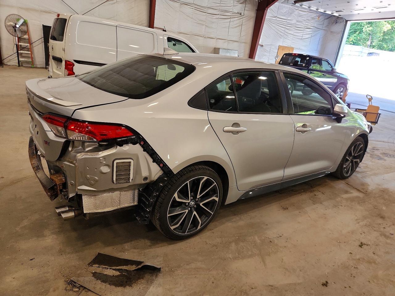2022 Toyota Corolla Se - Фото 3