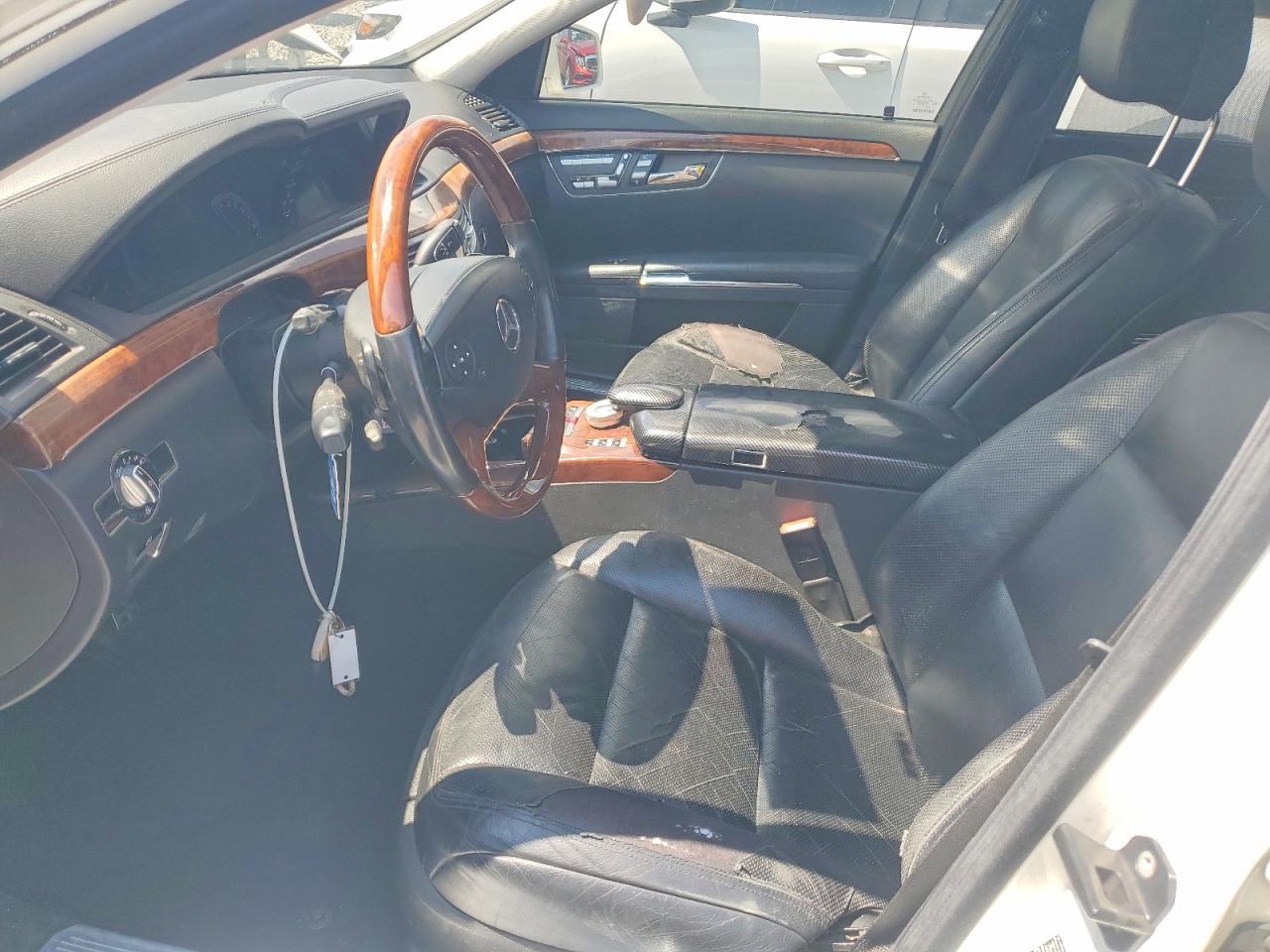 2010 Mercedes-Benz S 550 4Matic - Image 7