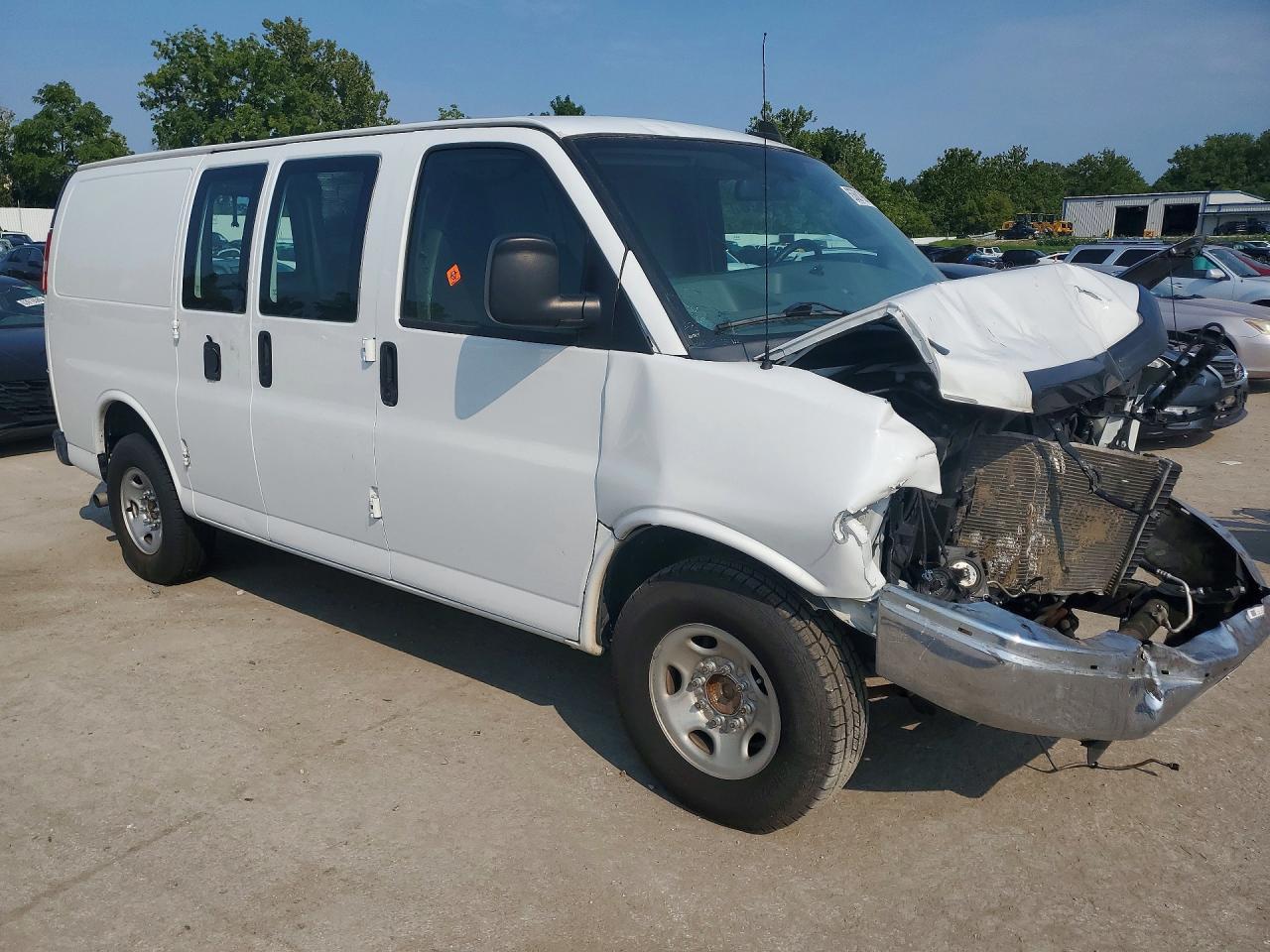 2020 Chevrolet Express G2500 - Фото 4