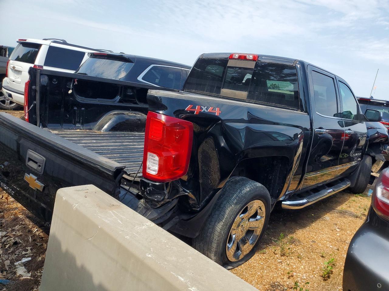 2018 Chevrolet Silverado K1500 Ltz - Image 3
