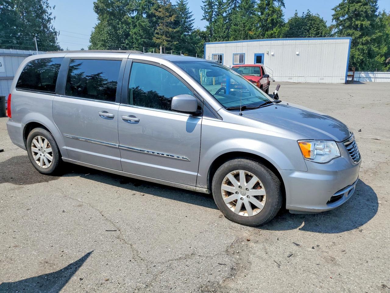 2016 Chrysler Town & Country Touring - Фото 4