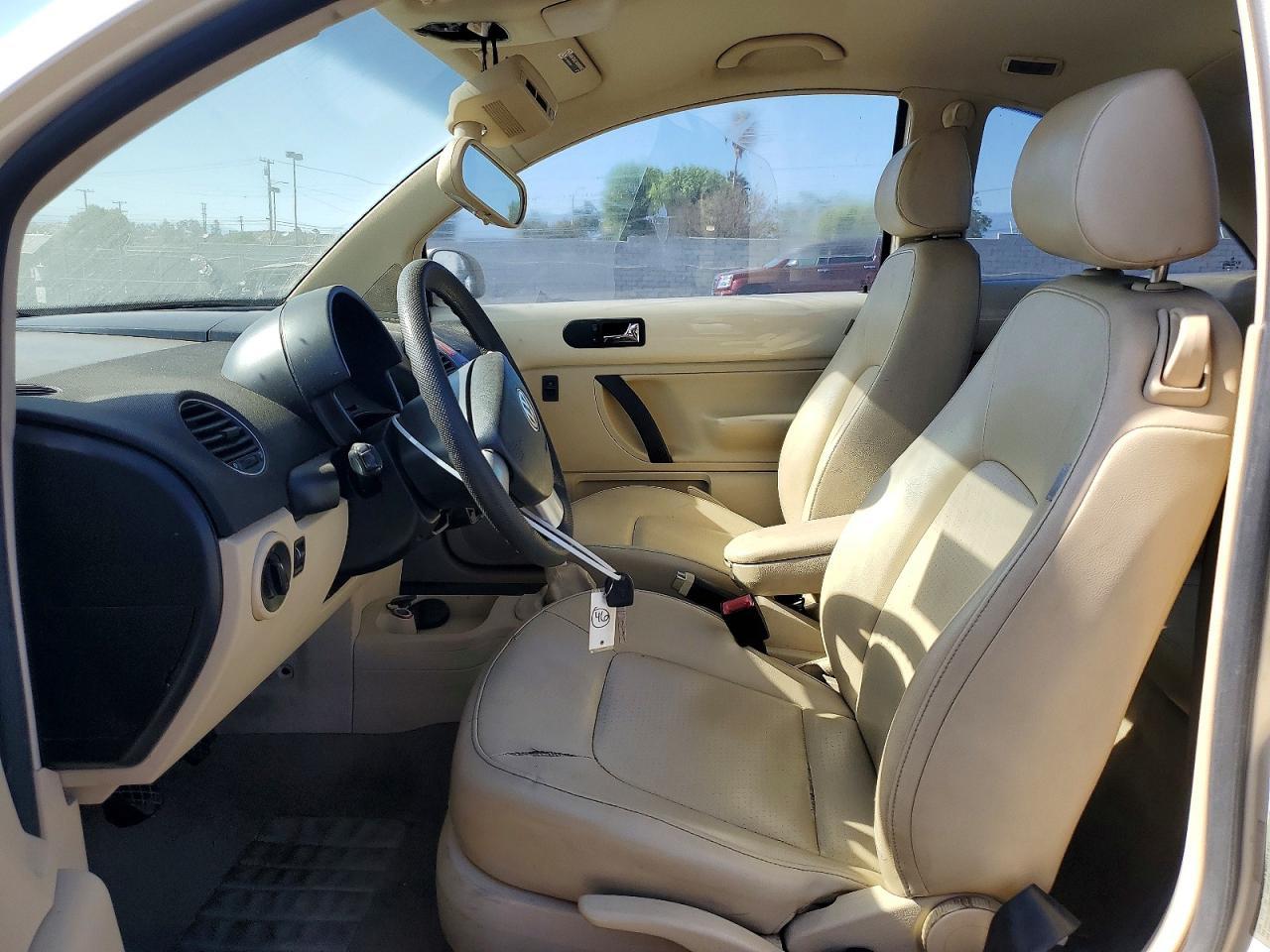 2008 Volkswagen New Beetle S - Image 7