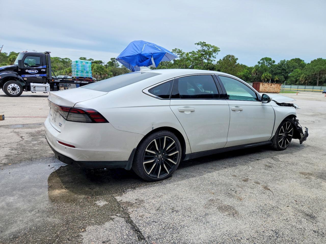 2024 Honda Accord Touring Hybrid - Image 3