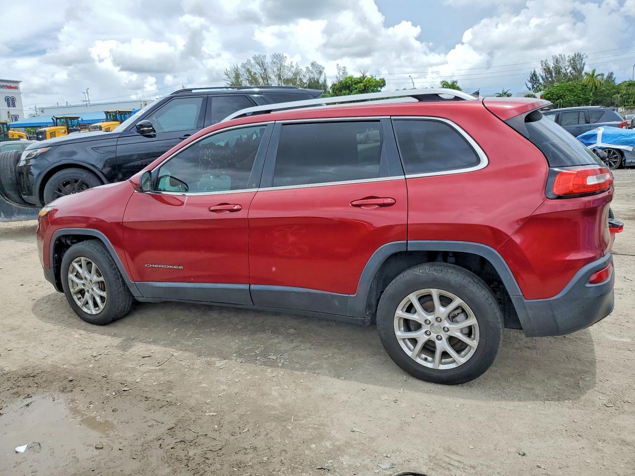 2014 Jeep Cherokee Latitude - Image 2