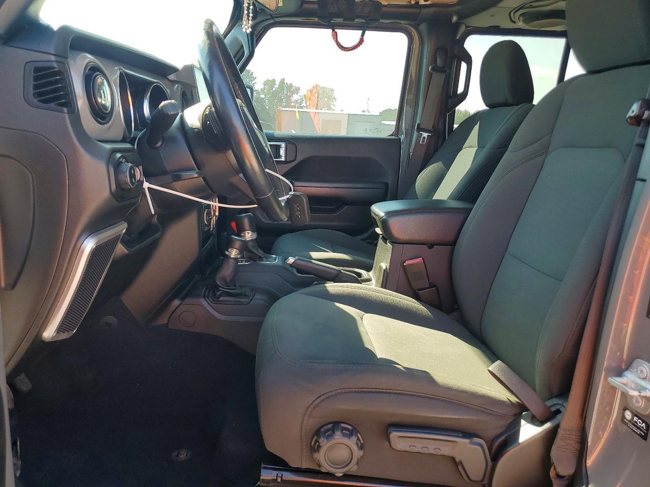 2021 Jeep Gladiator Sport - Фото 7