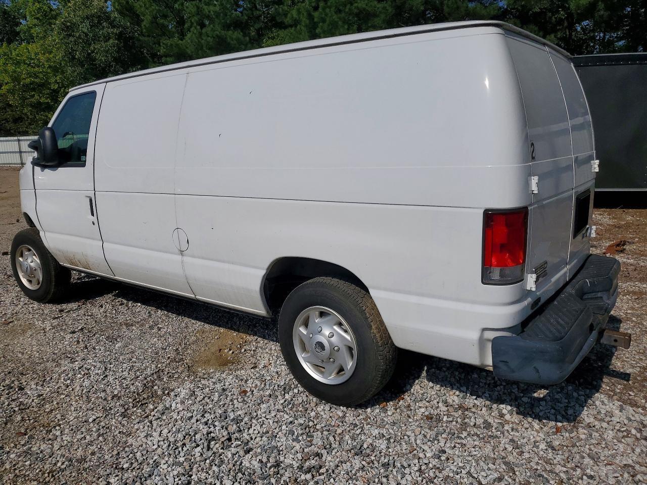 2014 Ford Econoline E150 Van - Фото 2