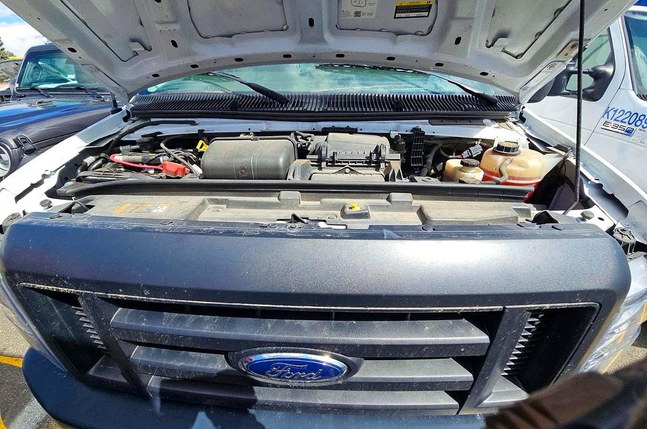 2023 Ford Econoline E350 Super Duty Cutaway Van - Image 7
