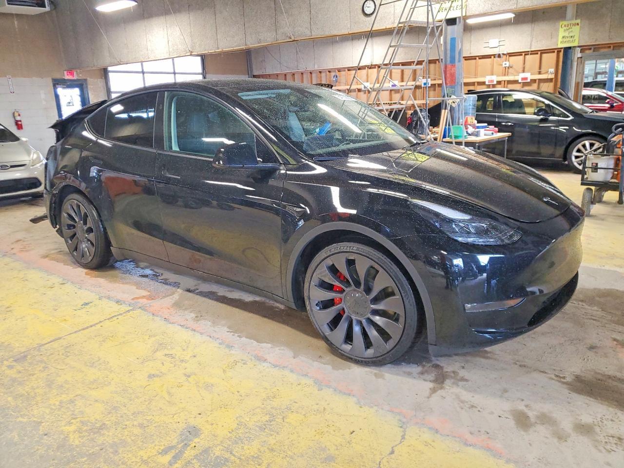 2023 Tesla Model Y - Фото 4