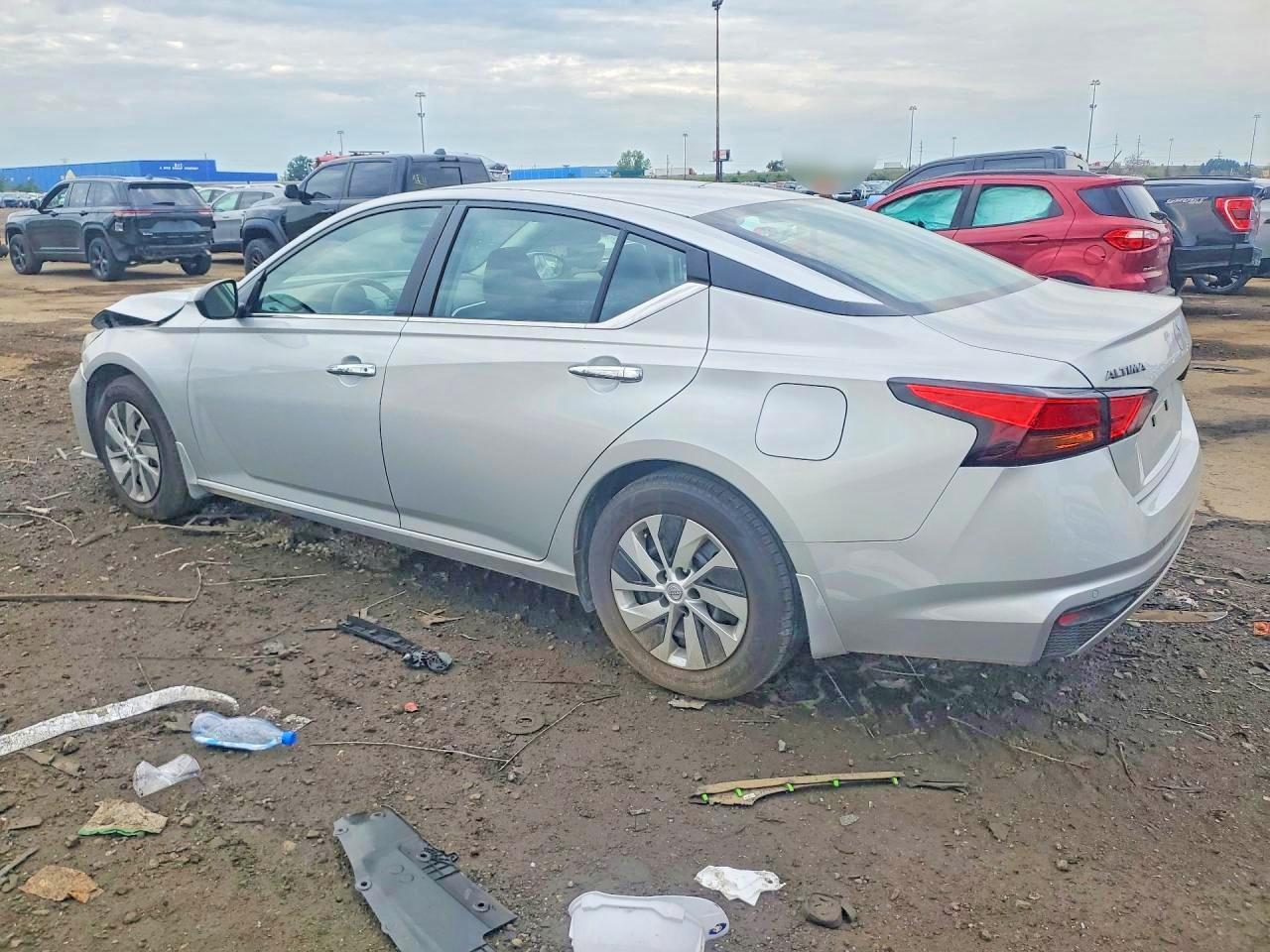 2024 Nissan Altima S - Фото 2