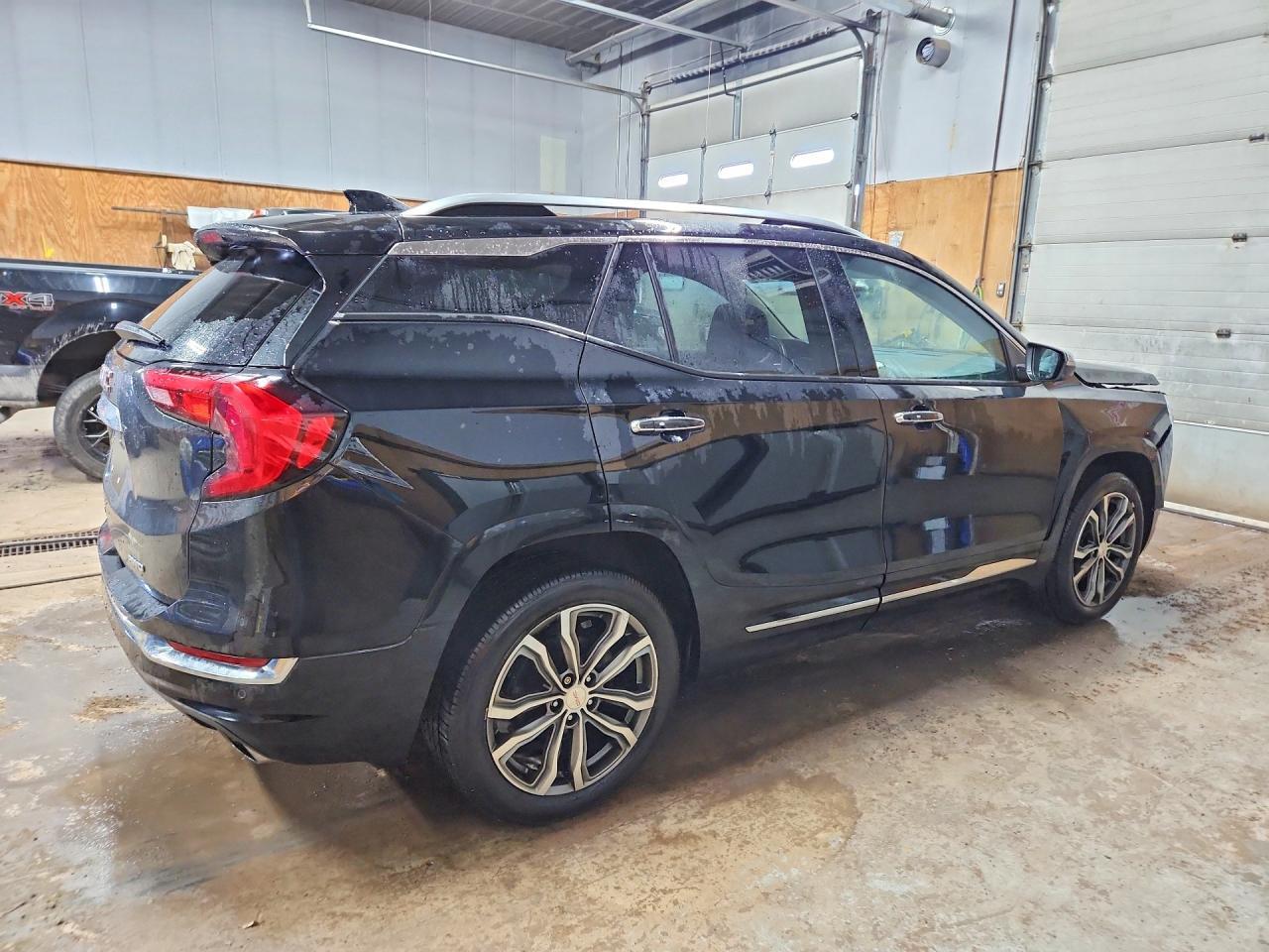 2020 GMC Terrain Denali - Image 3