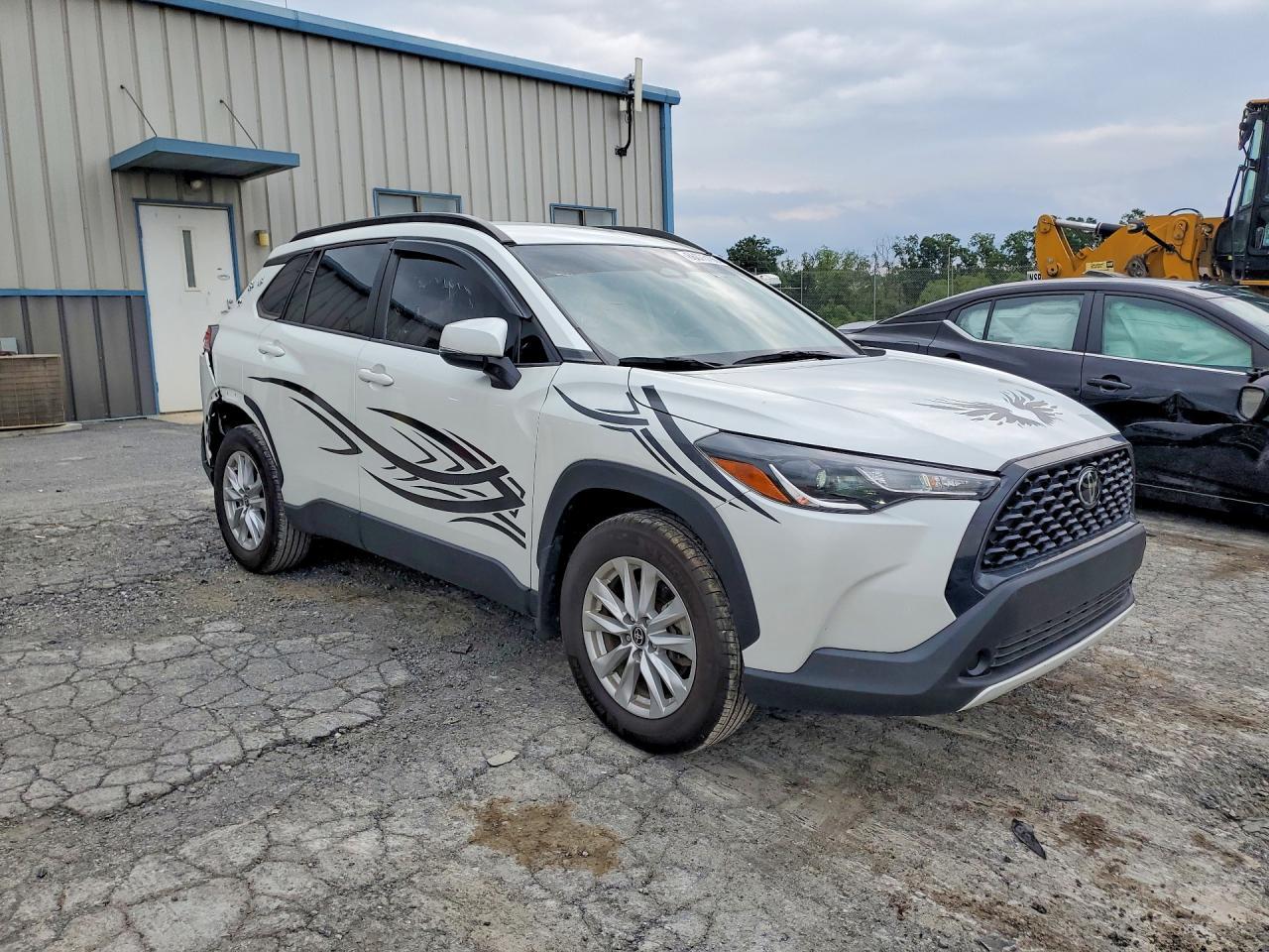 2024 Toyota Corolla Cross Le - Фото 4