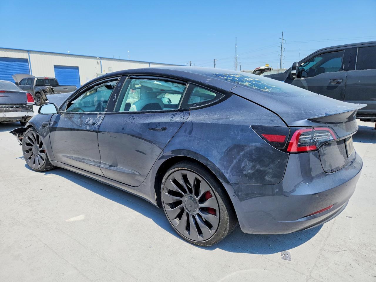 2022 Tesla Model 3 - Фото 2