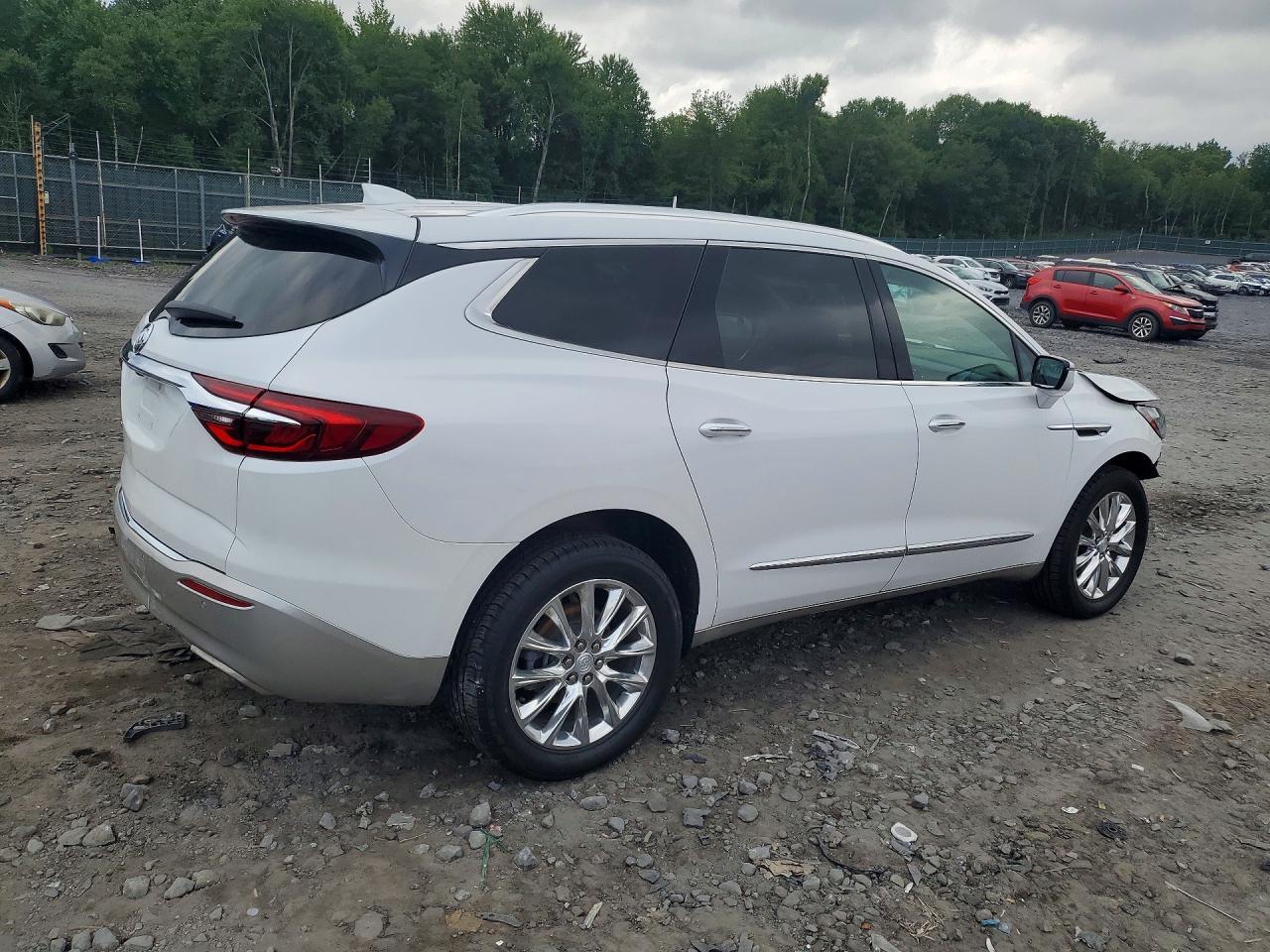 2021 Buick Enclave Premium - Image 3