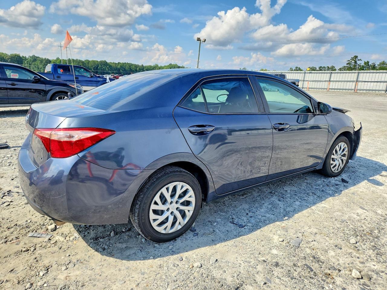 2019 Toyota Corolla Le - Фото 3