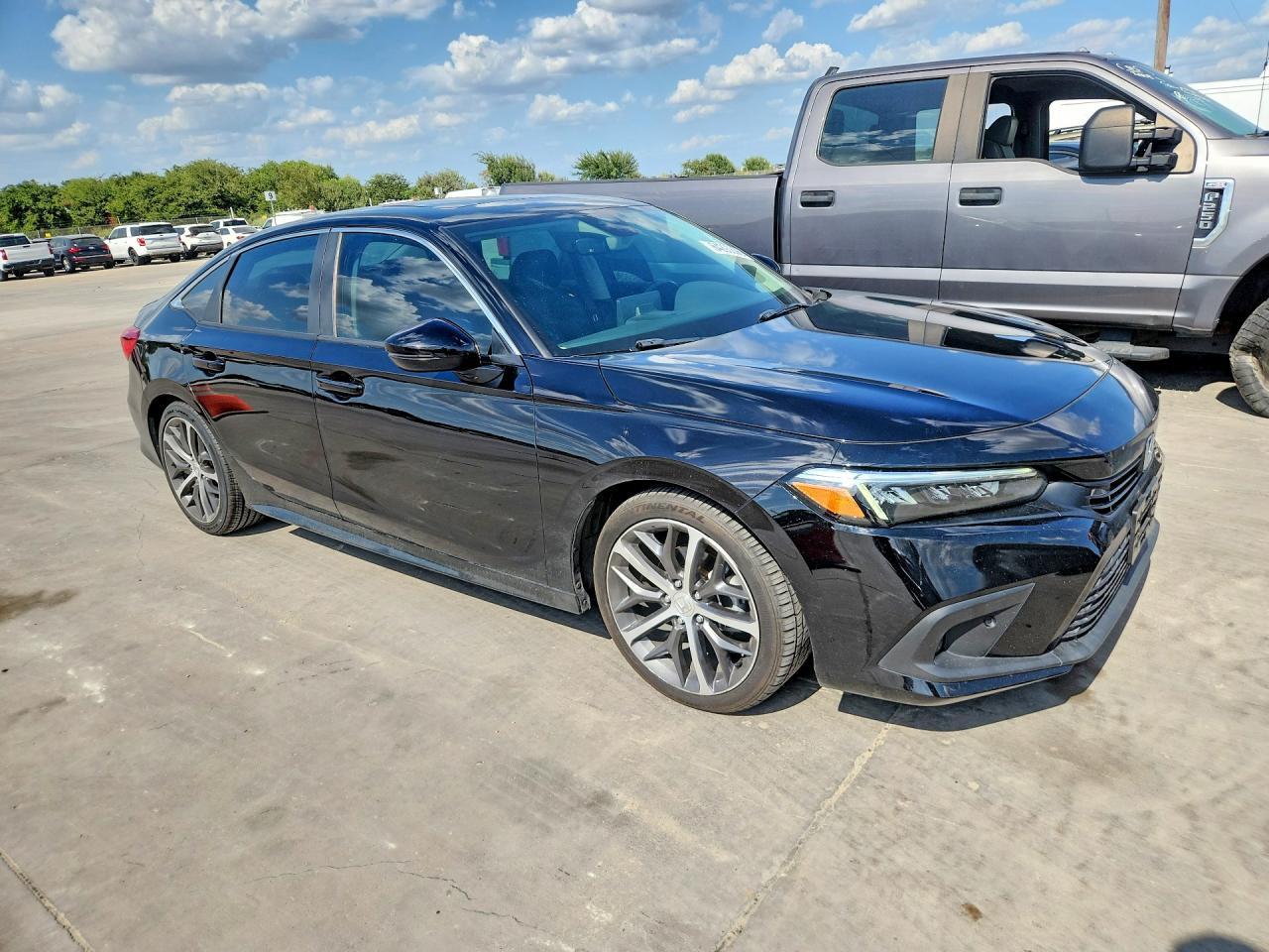 2023 Honda Civic Touring - Image 4
