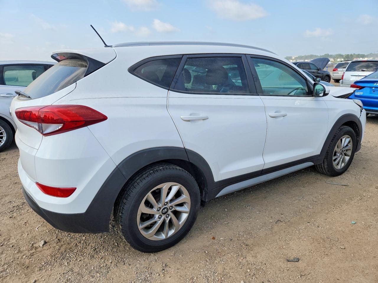 2017 Hyundai Tucson Se - Image 3