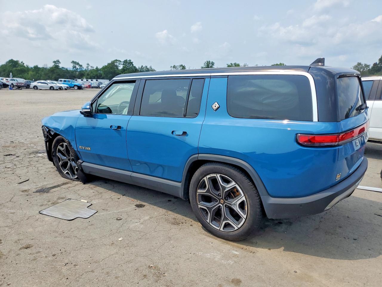 2023 Rivian R1S Launch Edition - Фото 2