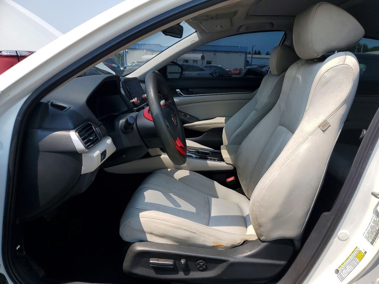 2020 Hond Accord 4D - Image 7