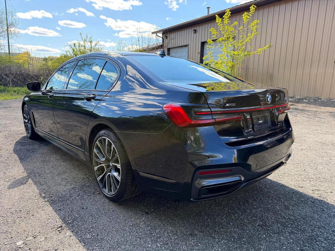 2022 BMW 740 Xi - Фото 3