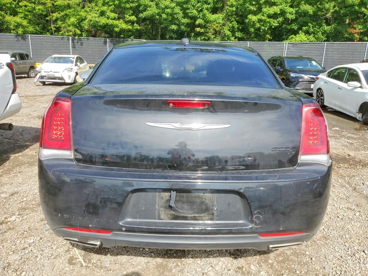 2019 Chrysler 300 S - Фото 6