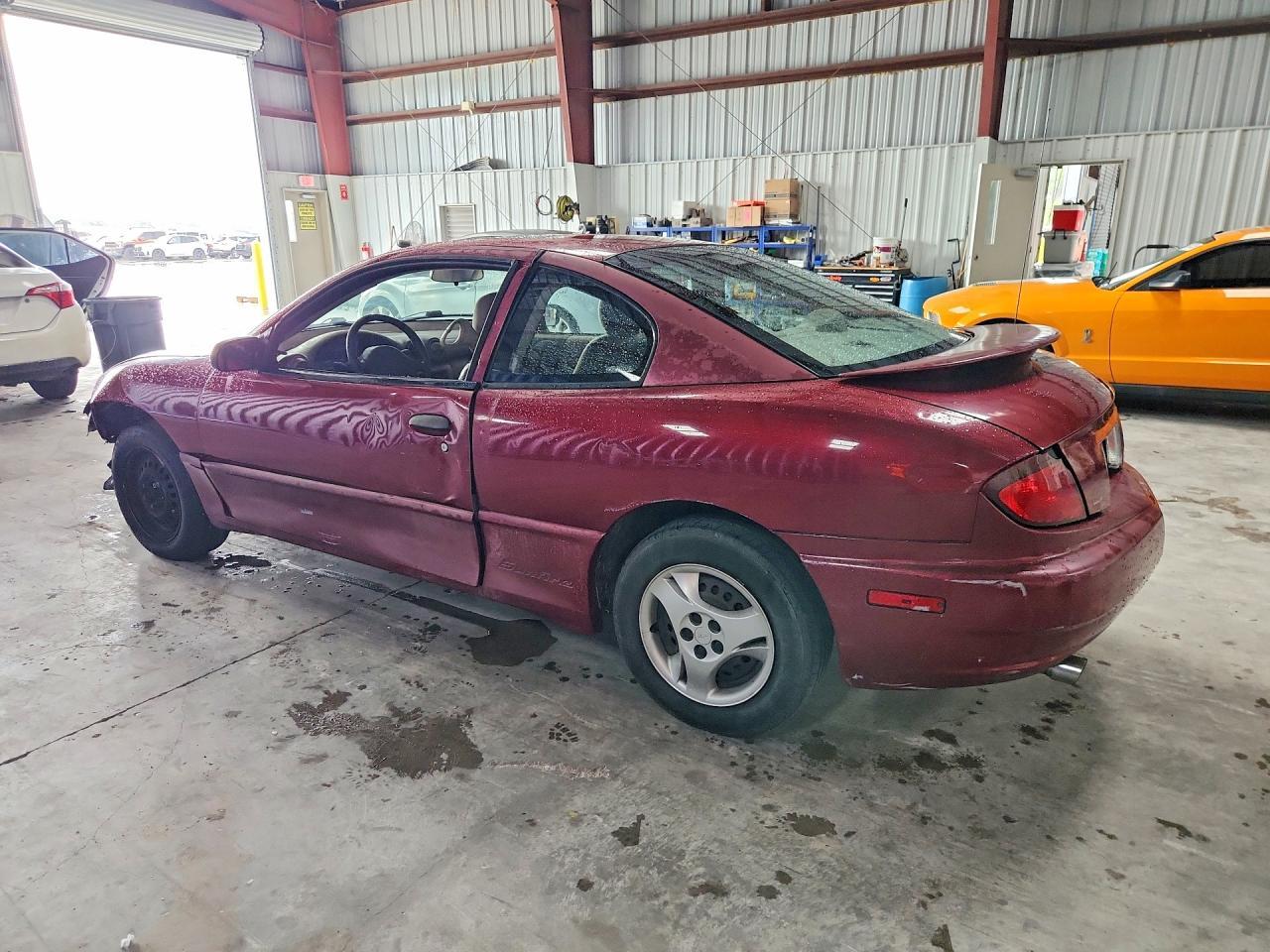 2005 Pontiac Sunfire - Image 2
