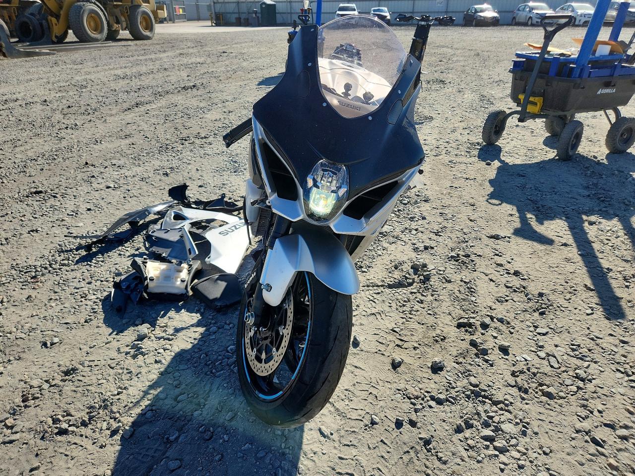 2025 Suzuki Gsx-R1000 - Image 2