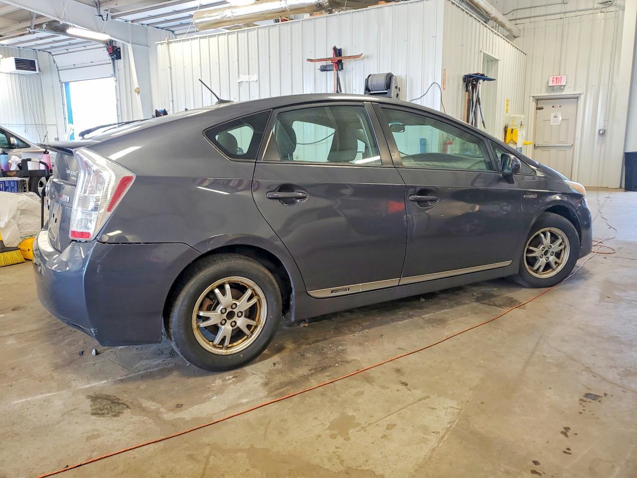 2011 Toyota Prius Three - Image 3