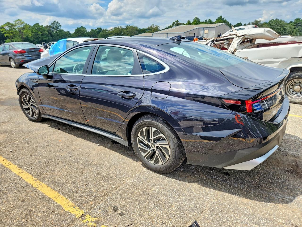 2026 Hyundai Sonata Hybrid Blue - Image 2
