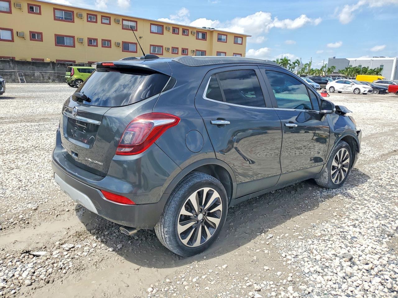 2017 Buick Encore Essence - Image 3
