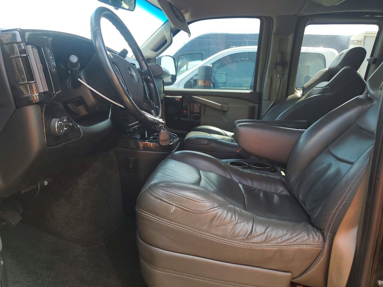 2022 GMC Savana G2500 - Фото 7