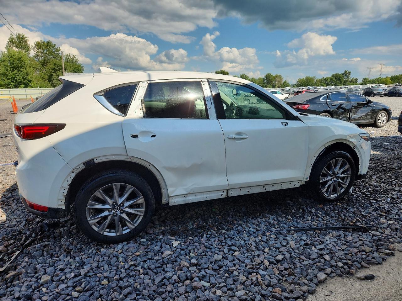 2019 Mazda Cx-5 Grand Touring - Image 3