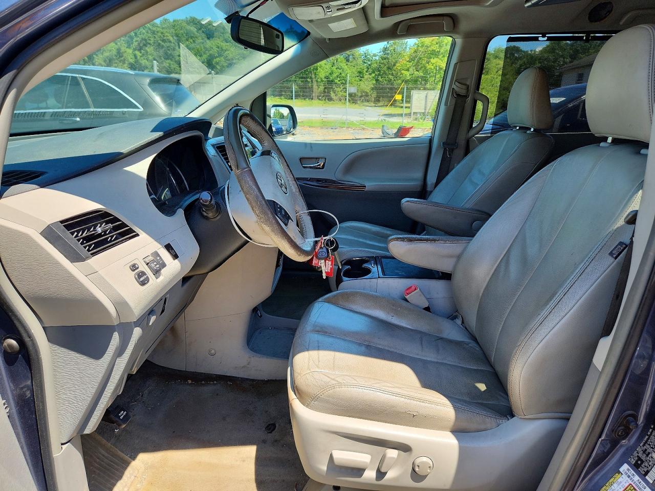 2013 Toyota Sienna Xle 8-Passenger - Фото 7