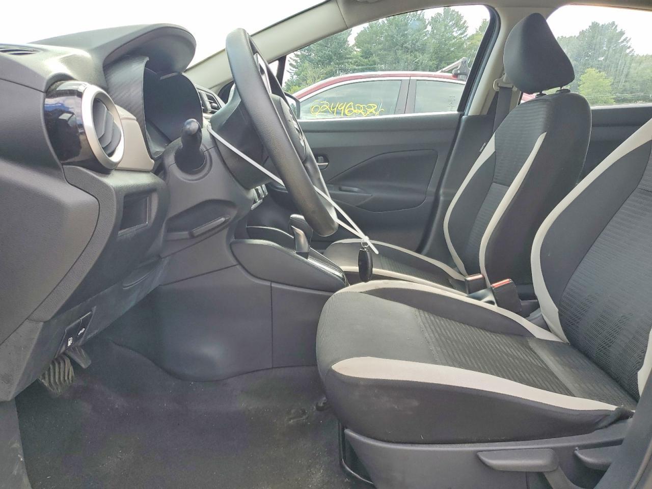 2021 Nissan Versa Sv - Image 7