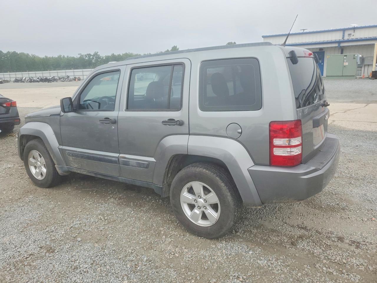 2012 Jeep Liberty Sport - Фото 2