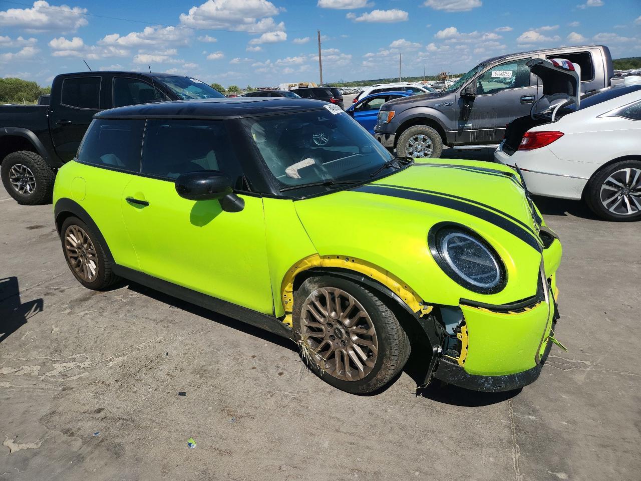 2025 Mini Cooper S - Фото 4