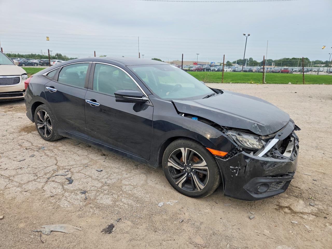 2017 Honda Civic Touring - Фото 4