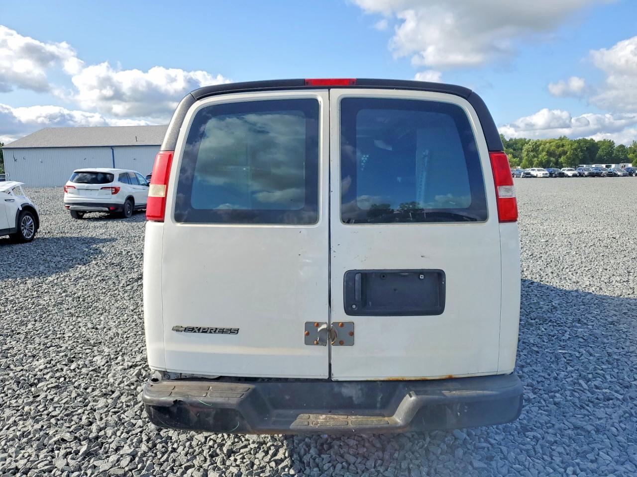 2014 Chevrolet Express G1500 - Фото 6
